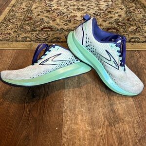 Brooks Levitate 5-women’s 7